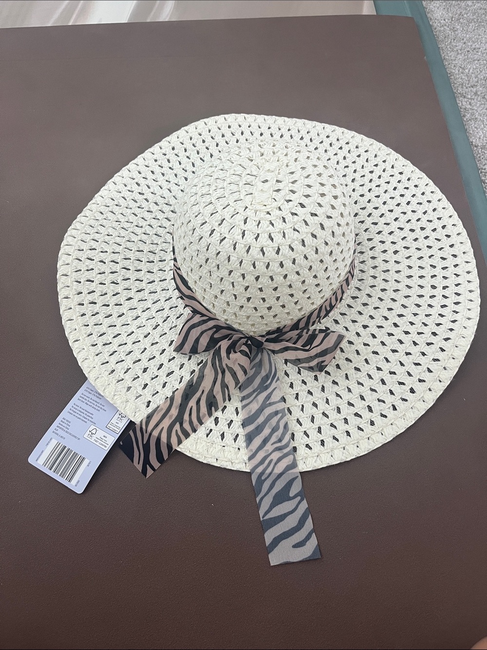 Cream beach hat with tiger stripe ribbon- one size- women’s sun hat